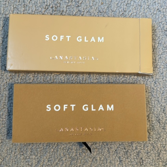 Anastasia Beverly Hills Soft Glam Eyeshadow Palette - Picture 2 of 5